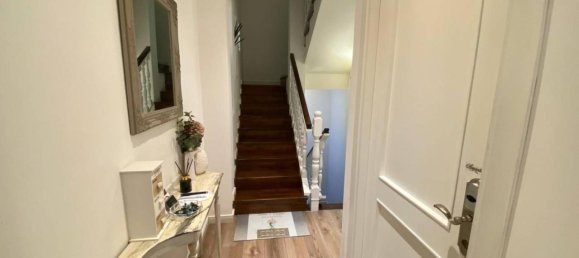 Дом с 5 комнатами в Помпеи, Италия № 158670 5