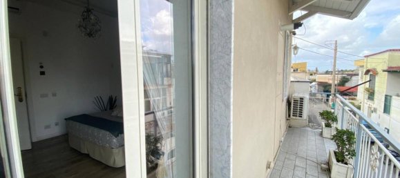 Дом с 5 комнатами в Помпеи, Италия № 158670 36