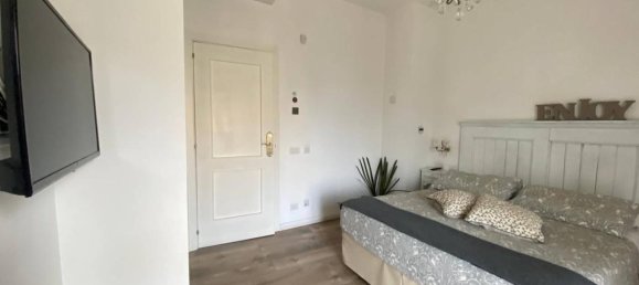 Дом с 5 комнатами в Помпеи, Италия № 158670 29