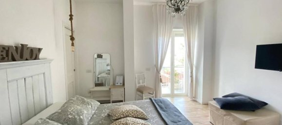 Дом с 5 комнатами в Помпеи, Италия № 158670 22