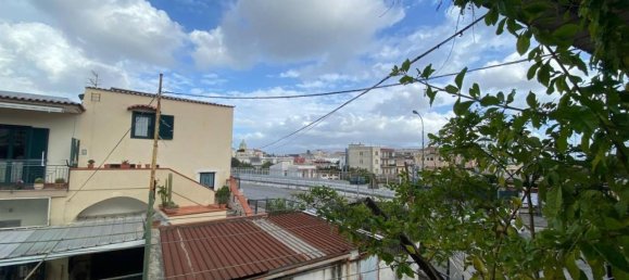 Дом с 5 комнатами в Помпеи, Италия № 158670 34