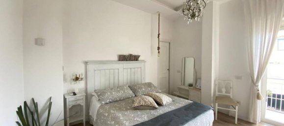 Дом с 5 комнатами в Помпеи, Италия № 158670 30