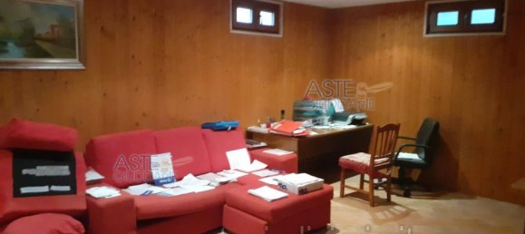 8-Zimmer Wohnung in Taranto, Italy, Nr. 35478 4