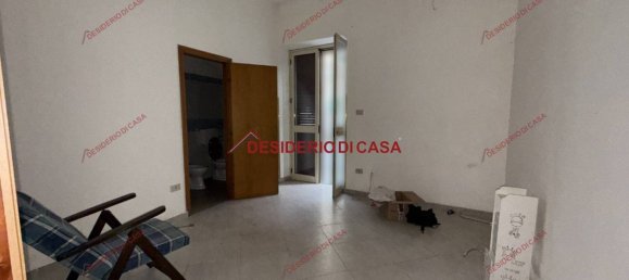 Apartamento de 3 dormitorios en Partinico, Italy No. 49325 3