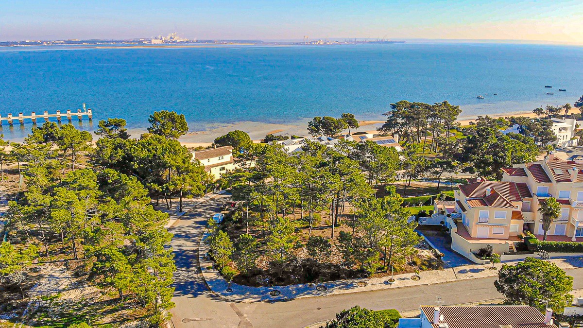 Земельный участок 1553м² в Алкасер ду Сал, Португалия № 131869