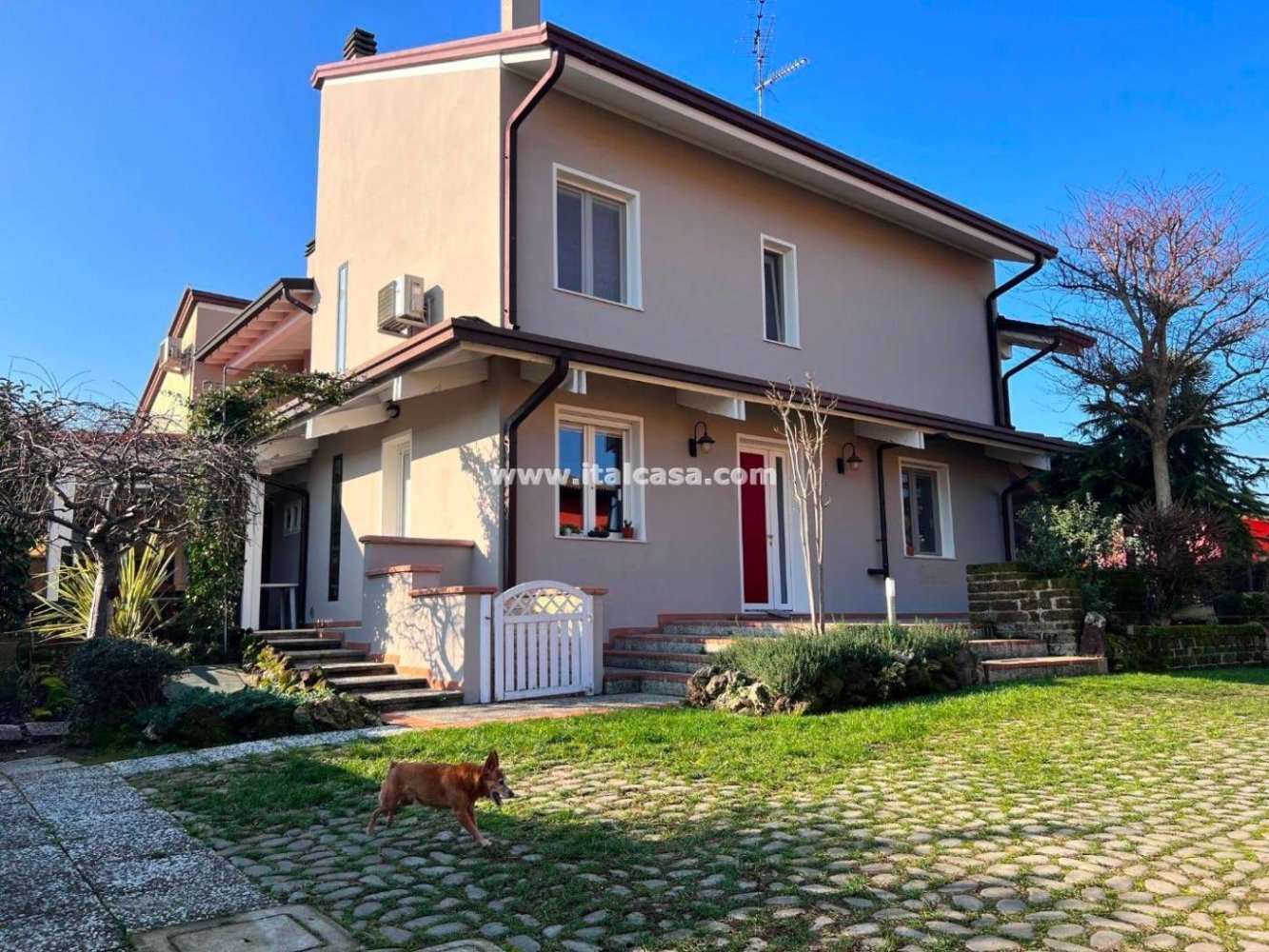 6 bedrooms Villa in Curtatone, Italy No. 353790