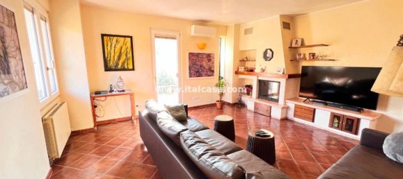 6 bedrooms Villa in Curtatone, Italy No. 353790 2
