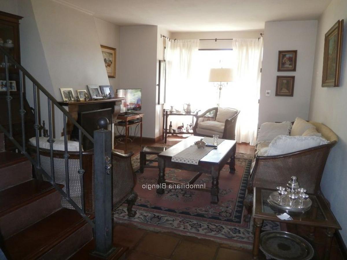 3 bedrooms House in Montevideo, Uruguay No. 12303