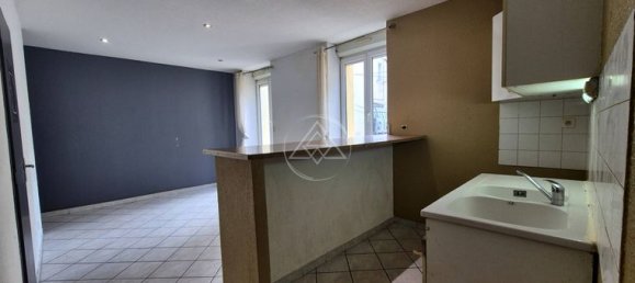 Apartamento de 2 dormitorios en Romans-sur-Isere, France No. 300771 2