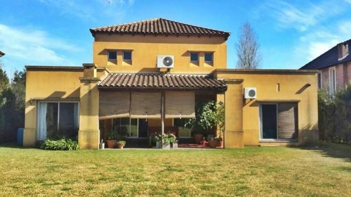 3 bedrooms House in Pilar, Argentina No. 72086