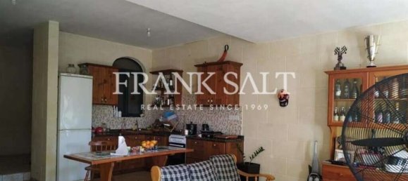 3 bedrooms Apartment in Victoria, Malta No. 988 3