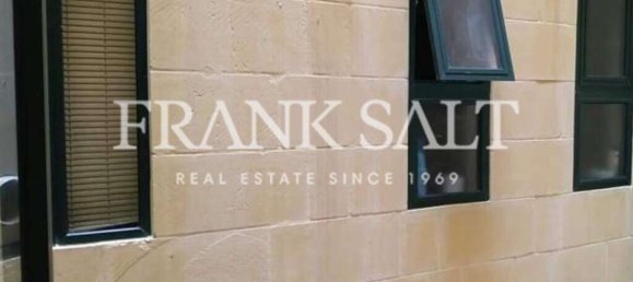 3 bedrooms Apartment in Victoria, Malta No. 988 12