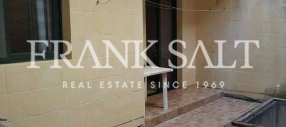 3 bedrooms Apartment in Victoria, Malta No. 988 11