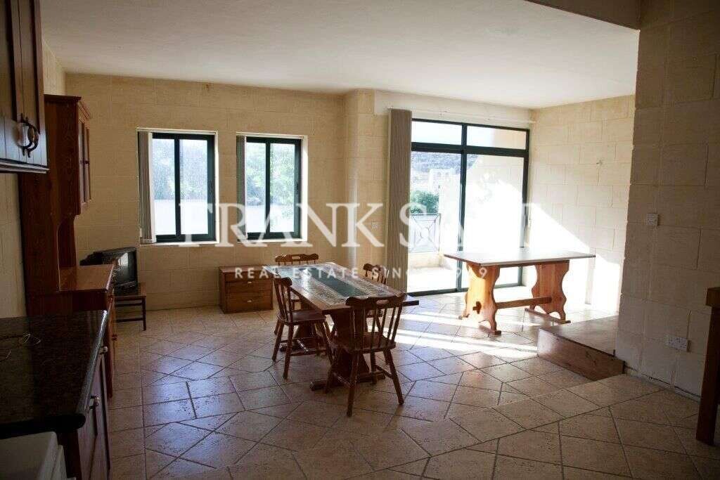 3 bedrooms Apartment in Victoria, Malta No. 988