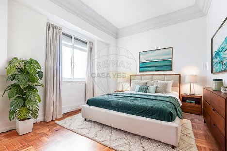 5 bedrooms Apartment in Lisbon, Portugal No. 100155