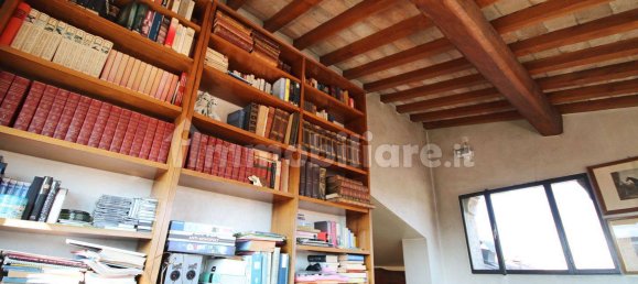 4 غرف نوم شقة في Parma, Italy رقم 47948 41