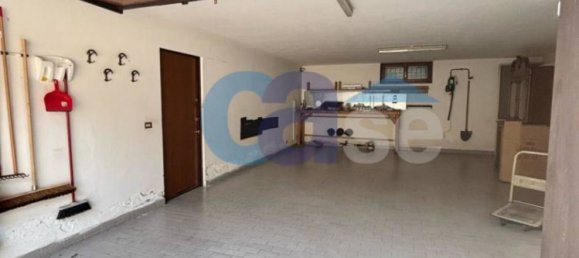 3 bedrooms Villa in Peschiera Borromeo, Italy No. 20926 5