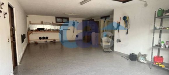 3 bedrooms Villa in Peschiera Borromeo, Italy No. 20926 6