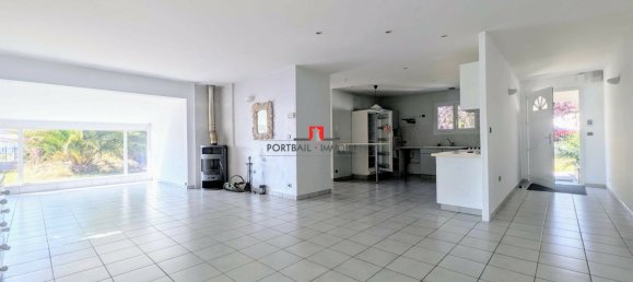 5 bedrooms House in Gironde, France No. 277841 2