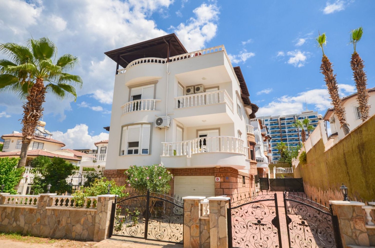 Villa 5+1 à Mahmutlar, Turkey No. 49307