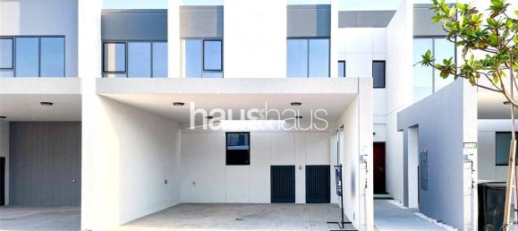 Villa T3 em Dubai Land, UAE N.º 100053 2