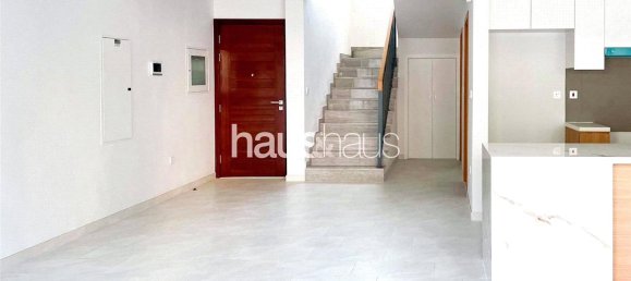 Villa T3 em Dubai Land, UAE N.º 100053 4