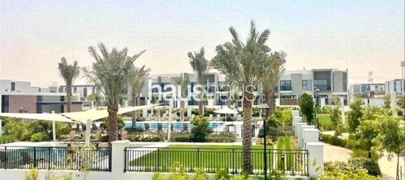 Villa T3 em Dubai Land, UAE N.º 100053 10