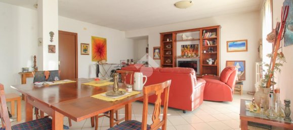 3 rooms Apartment in San Felice del Benaco, Italy No. 144792 3