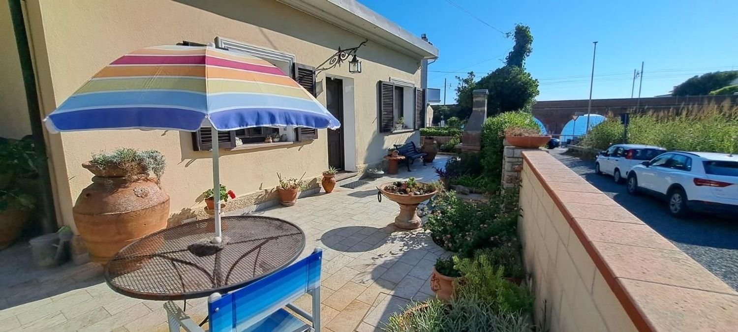 4 rooms House in Rosignano Marittimo, Italy No. 262436