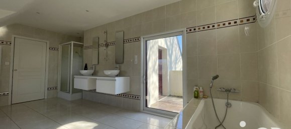 4 bedrooms Castles in Plouhinec, France No. 331378 3