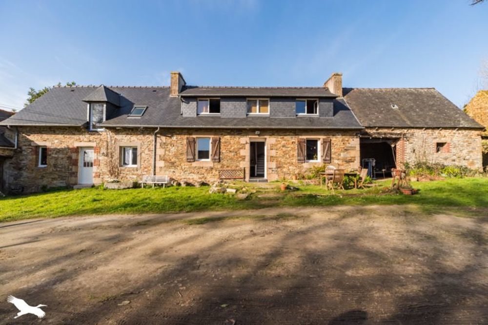 Casa de 5 dormitorios en Lannion, France No. 288535