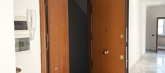 4 bedrooms Apartment in Rome, Italy No. 377714 24