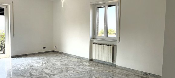 4 bedrooms Apartment in Rome, Italy No. 377714 2