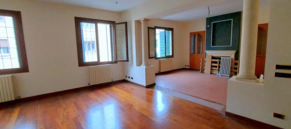 6 rooms Duplex in Padua, Italy No. 31782 34