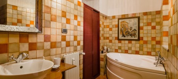 5غرفة شقة في Turin, Italy رقم 138993 16