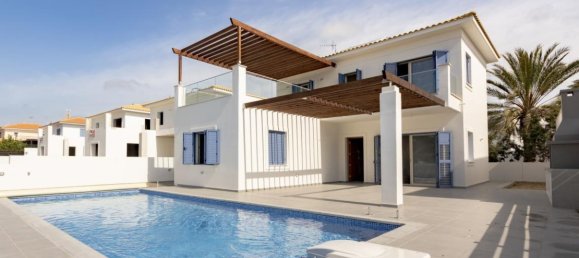 3 bedrooms Villa in Larnaca, Cyprus No. 12881 2