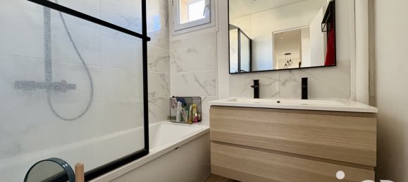 3 rooms Apartment in Saint-Herblain, France No. 348970 6