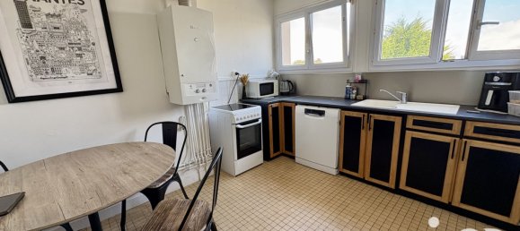 3 rooms Apartment in Saint-Herblain, France No. 348970 3