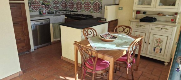 3-Zimmer Haus in Genoa, Italy, Nr. 64330 11