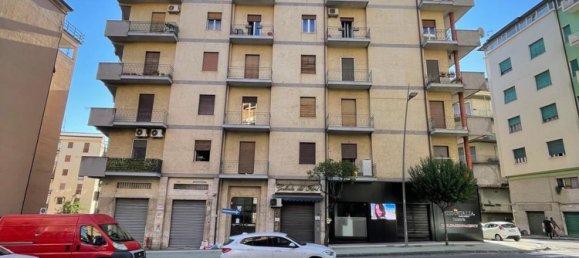 4 bedrooms Apartment in Cosenza, Italy No. 377821 8