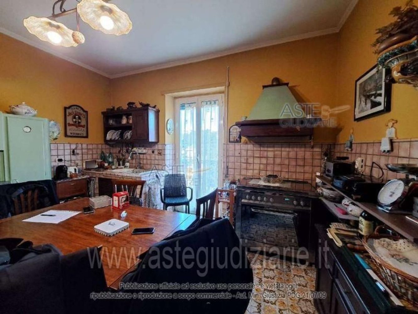 5 rooms Apartment in Rome, Italy No. 292310