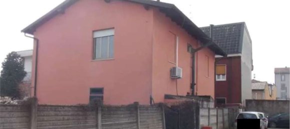 Studio in Melegnano, Italy No. 208551 3