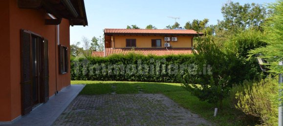 3 bedrooms Villa in Biella, Italy No. 292610 6