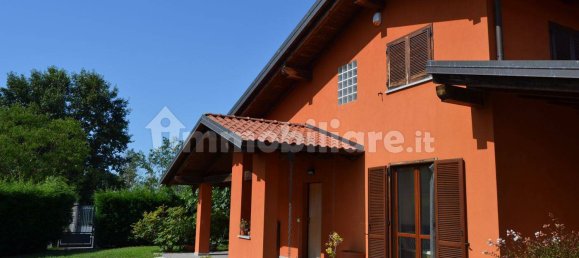 3 bedrooms Villa in Biella, Italy No. 292610 2