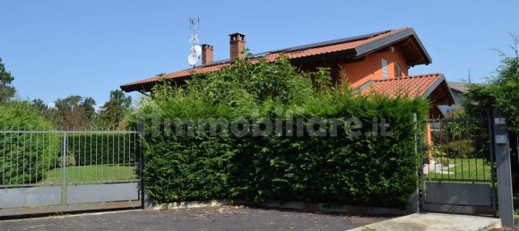 3 bedrooms Villa in Biella, Italy No. 292610 3