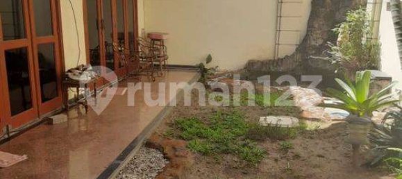 4 bedrooms House in Dukuh Pakis, Indonesia No. 1767 6