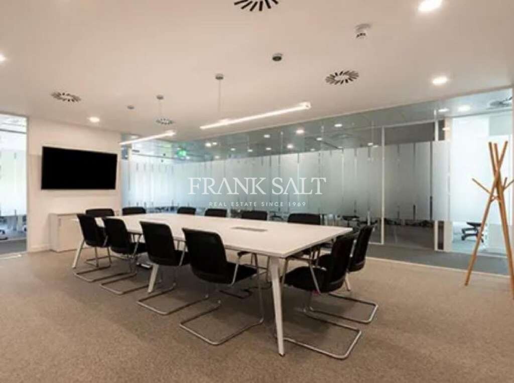 Bureau à Saint Julian's, Malta 1700m² No. 12284