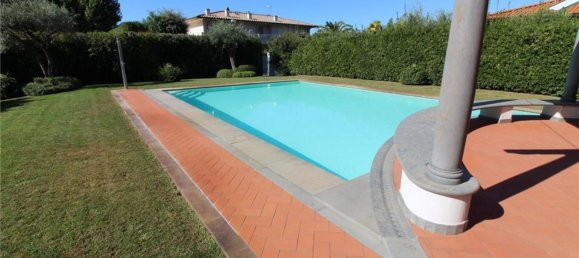 2 rooms Villa in Forte dei Marmi, Italy No. 288232 7
