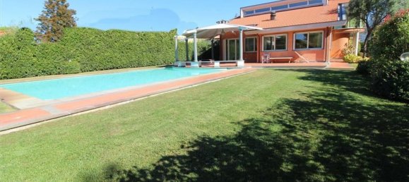 2 rooms Villa in Forte dei Marmi, Italy No. 288232 3