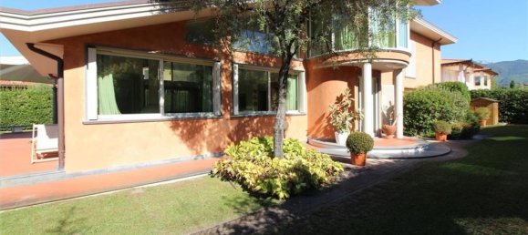 2 rooms Villa in Forte dei Marmi, Italy No. 288232 4